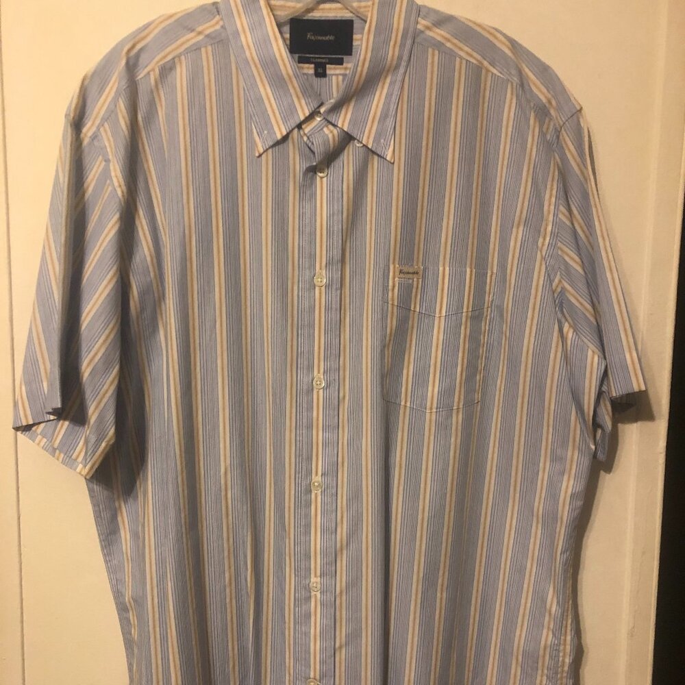 Falconnable High end S/S pocket button up in baby blue and yellow stripes in XL